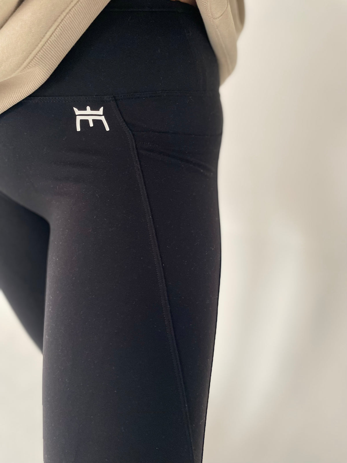 EVOZA POCKET LEGGINGS - BLACK