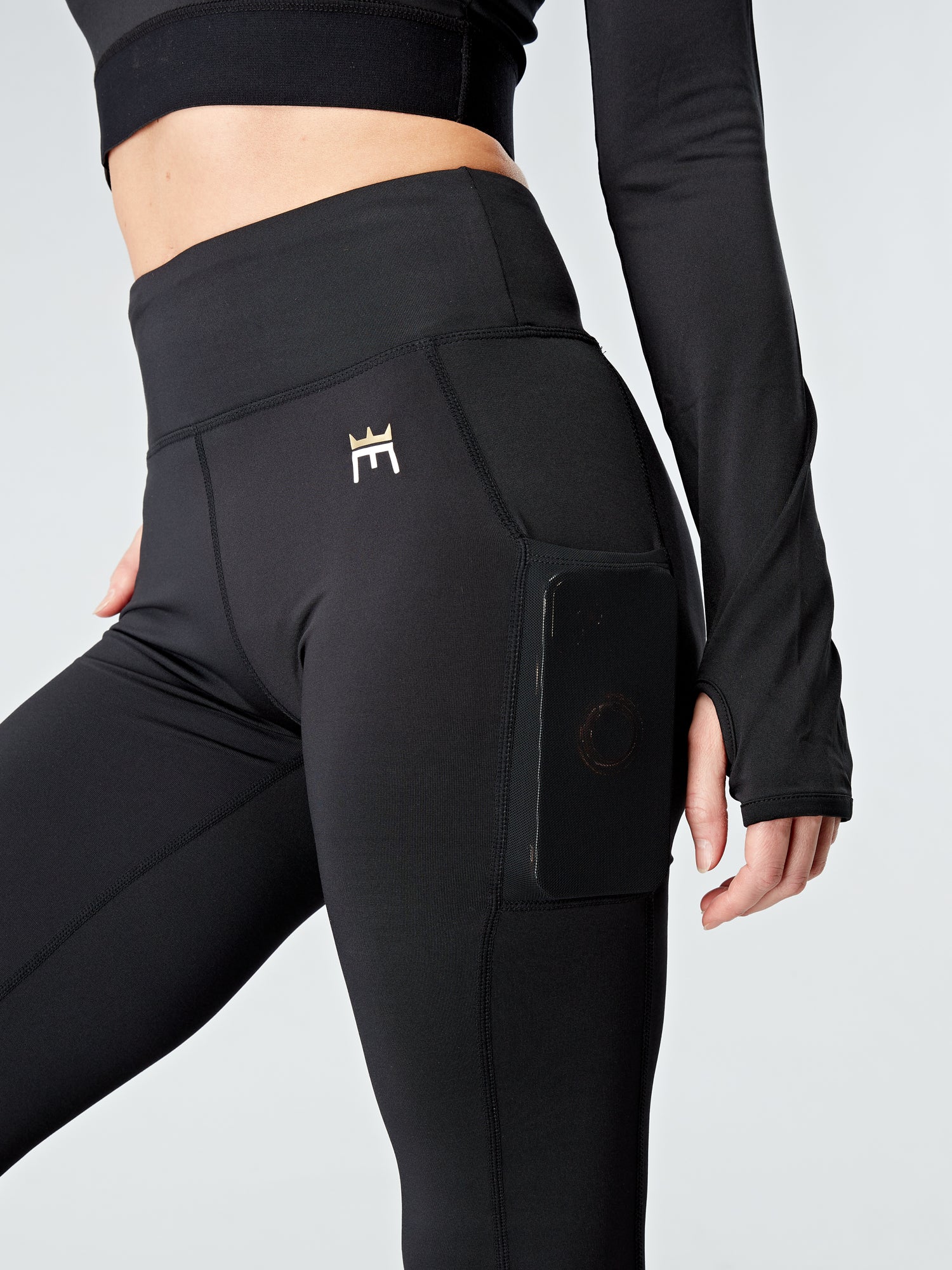 Stretch leggings with on sale pockets