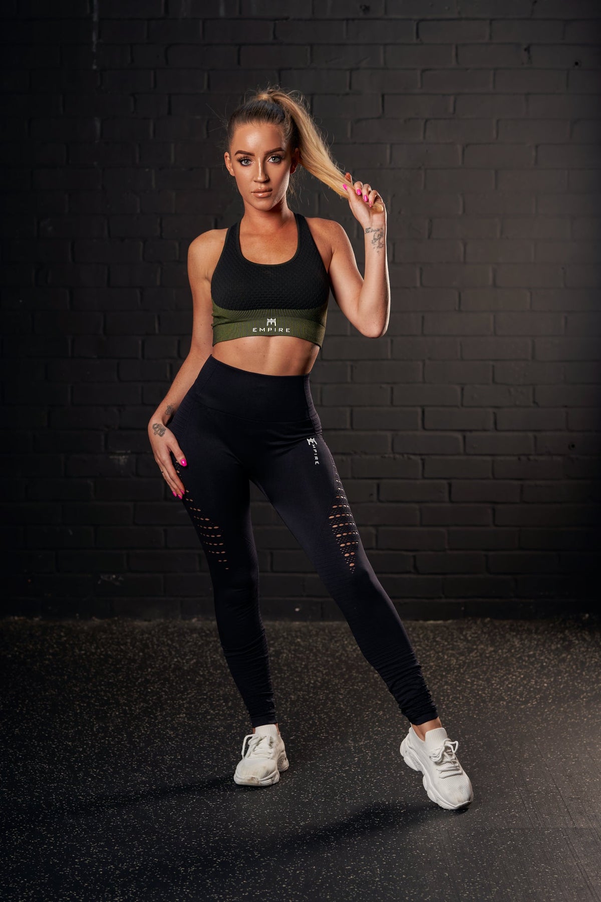 TWILIGHT SPORTS BRA - GREEN - Empire Activewear